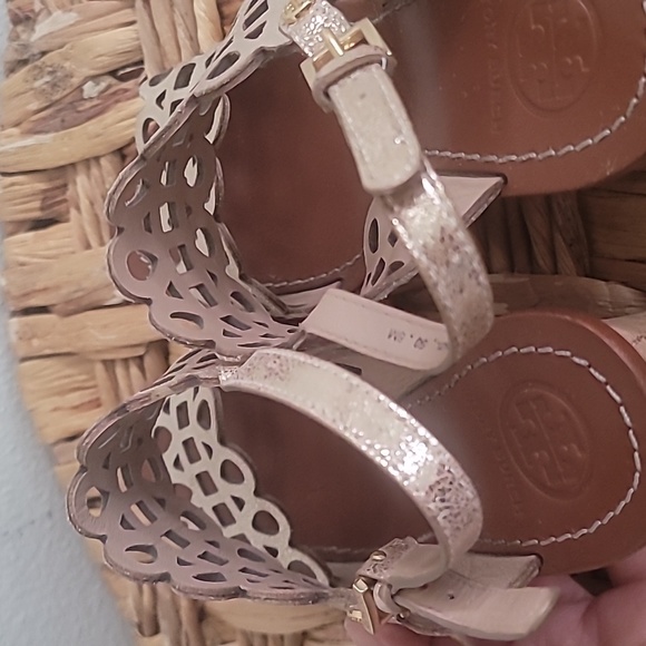 COPY - ๐ป TORY BURCH NORI CORK WEDGE GOLD METALLIC SANDALS. - Picture 10 of 15